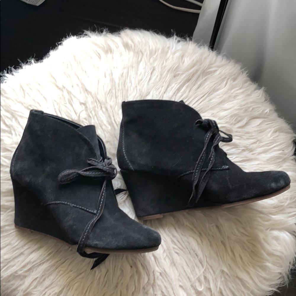 Super cute black booties